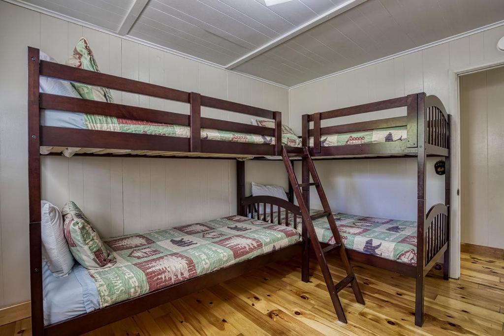 Four Bears Den, Hot Tub, 1089 Of Free Attraction Tickets For Each Paid Day, Dollywood And More Гатлінбург Екстер'єр фото