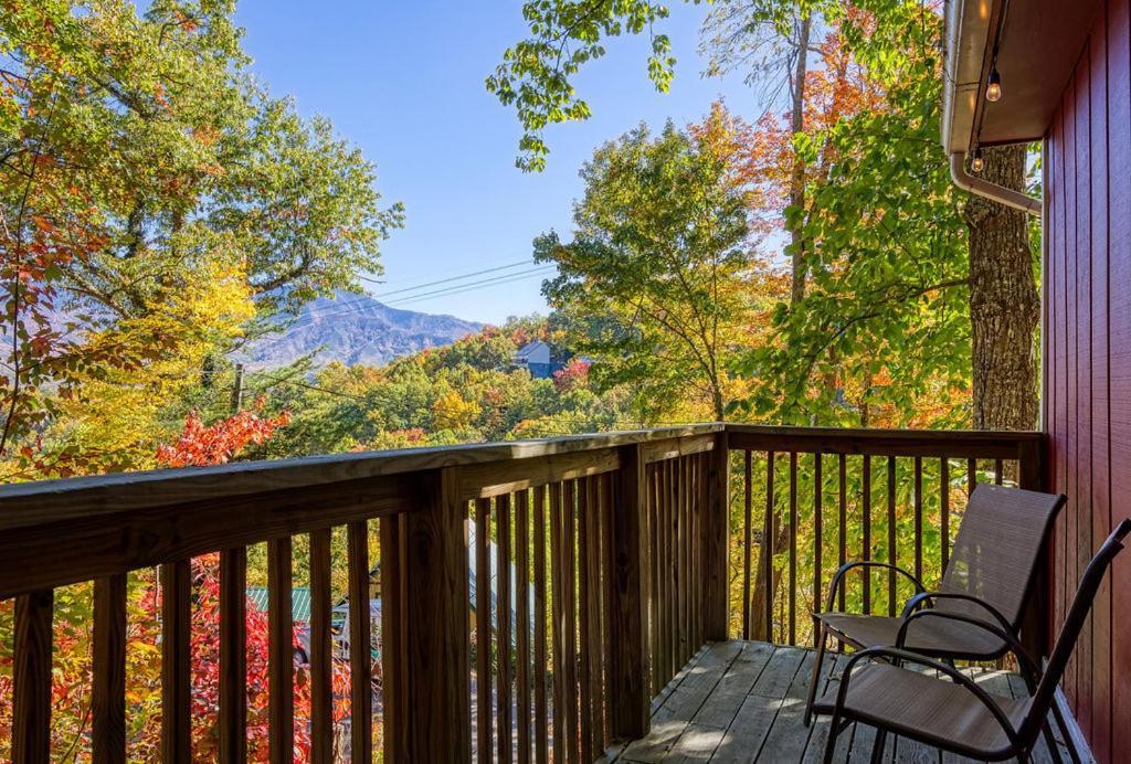 Four Bears Den, Hot Tub, 1089 Of Free Attraction Tickets For Each Paid Day, Dollywood And More Гатлінбург Екстер'єр фото