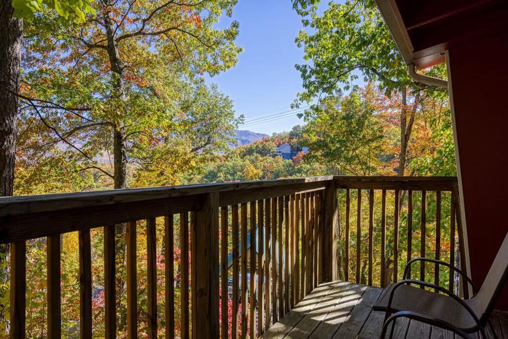 Four Bears Den, Hot Tub, 1089 Of Free Attraction Tickets For Each Paid Day, Dollywood And More Гатлінбург Екстер'єр фото