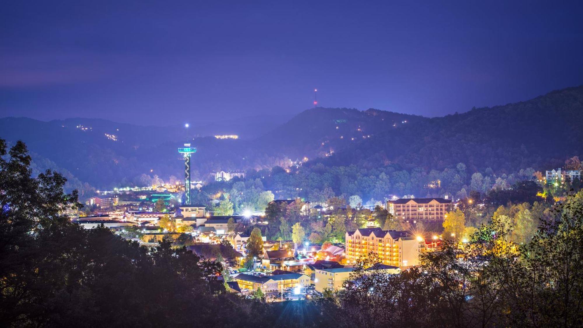 Four Bears Den, Hot Tub, 1089 Of Free Attraction Tickets For Each Paid Day, Dollywood And More Гатлінбург Екстер'єр фото